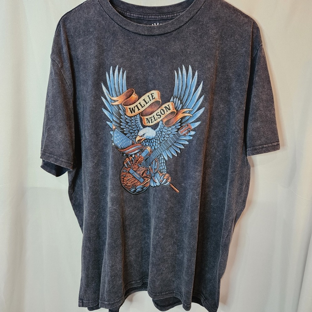 Willie Nelson TShirt Mens 2XL Eagle Guitar Graphic Western Retro Mineral Wash